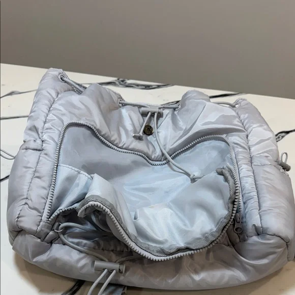 Blogilates Lilac gym backpack - Picture 3 of 9